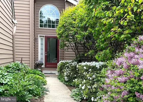 302 Heritage Pl, Devon, PA 19333