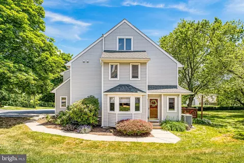 27 S Orchard Ave, Kennett Square, PA 19348