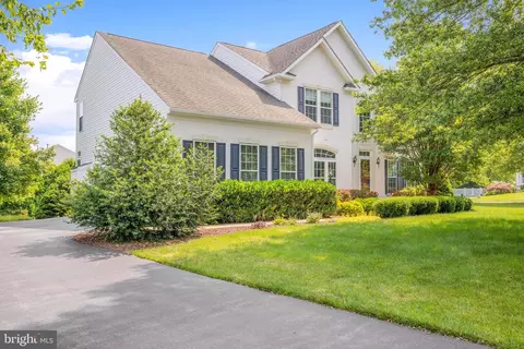 443 Dartmouth Ln, West Grove, PA 19390