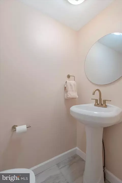 17 Rampart Dr, Chesterbrook, PA 19087 photo 7