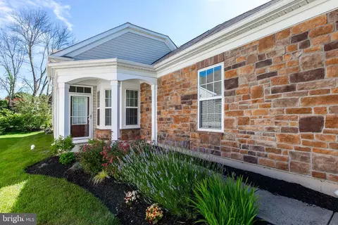 583 Prizer Ct, Downingtown, PA 19335