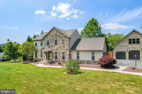 405 Meadow Dr, Lincoln University, PA 19352