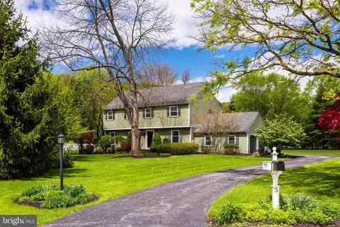 5 Hayes Rd, Malvern, PA 19355