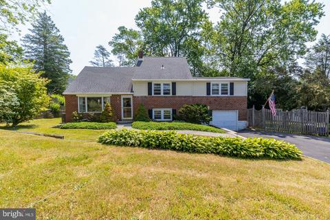 1114 Laurel Dr, West Chester, PA 19380