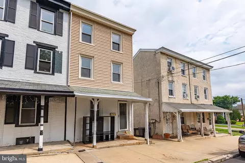 155 Poplar St, Spring City, PA 19475