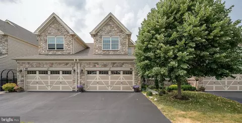 21 Tulip Dr, Malvern, PA 19355