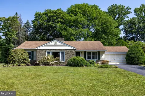 85 Robinson Ave, Coatesville, PA 19320