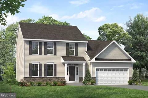 178 Petrelia Dr, Honey Brook, PA 19344