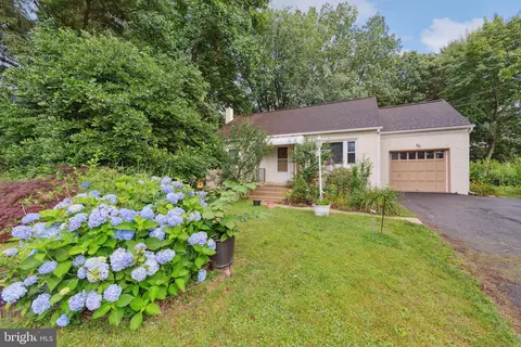 1933 Valley Rd, Coatesville, PA 19320