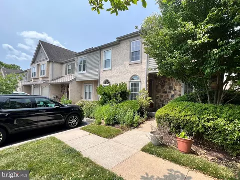 805 Winchester Ct, West Chester, PA 19382