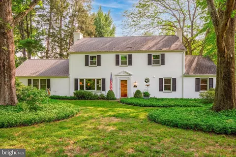 19 Hickory Ln, Malvern, PA 19355