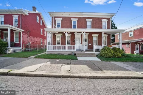 328 Hall St, Phoenixville, PA 19460