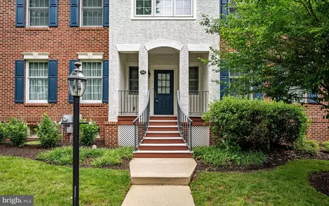 166 Windgate Dr, Chester Springs, PA 19425