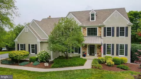 982 Regimental Dr, West Chester, PA 19382