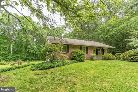 97 Barneston Rd, Honey Brook, PA 19344