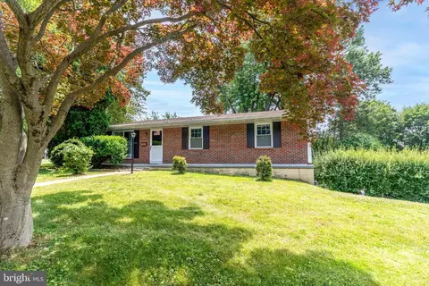 426 Sunset Dr, Downingtown, PA 19335