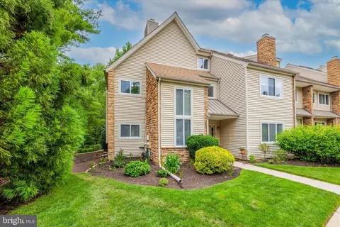 202 Paddock Dr, Chesterbrook, PA 19087