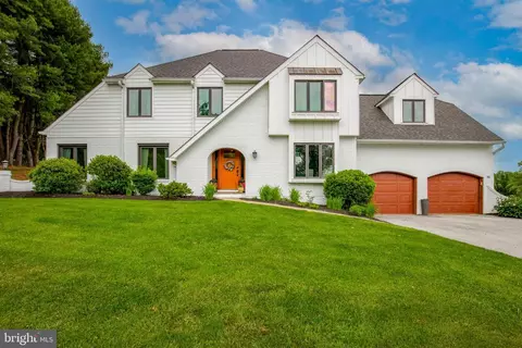 18 Tranquility Dr, Malvern, PA 19355