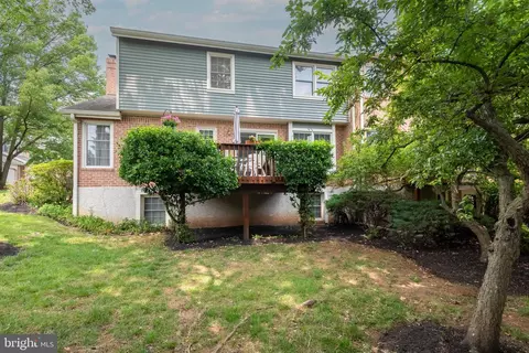 32 Stonehurst Ct, Chesterbrook, PA 19087 photo 22