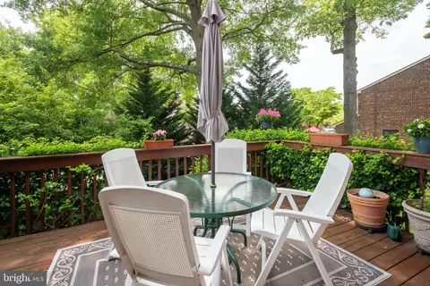 32 Stonehurst Ct, Chesterbrook, PA 19087 photo 21