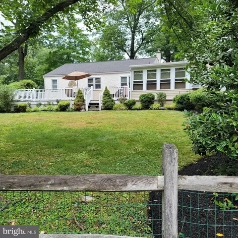 301 Irish Rd, Berwyn, PA 19312