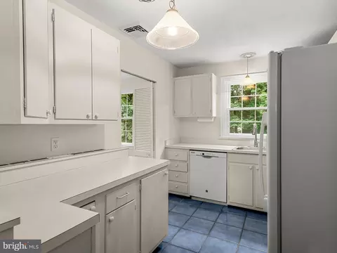 325 Spencer Rd, Devon, PA 19333 photo 7