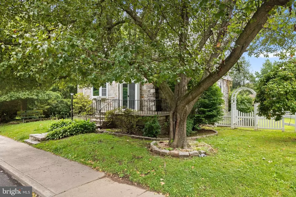  1225 Walnut St, Coatesville, PA 19320 photo 2
