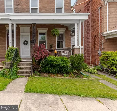 232 Buchanan St, Phoenixville, PA 19460