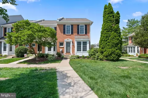 482 Cassatt Ct, West Chester, PA 19380