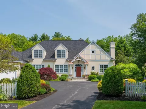 836 Forest Ln, Malvern, PA 19355