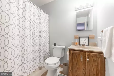 Bath - 118 Valley Stream Cir, Chesterbrook, PA 19087 photo 3 of 3