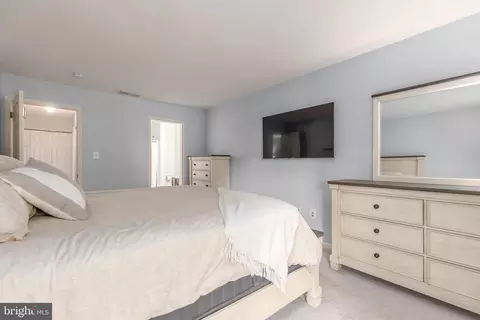 Bedroom - 118 Valley Stream Cir, Chesterbrook, PA 19087 photo 4 of 7