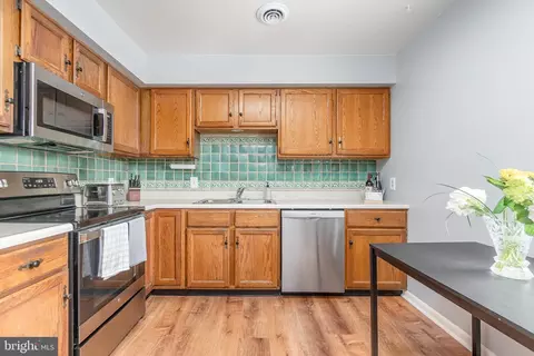 Kitchen - 118 Valley Stream Cir, Chesterbrook, PA 19087 photo 2 of 3
