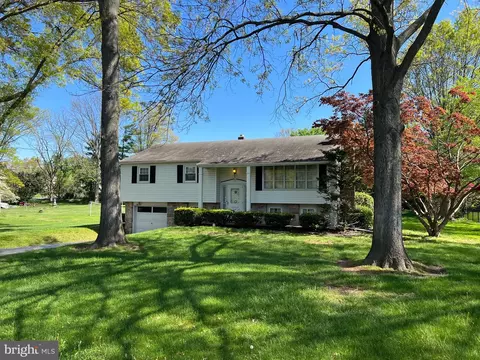 23 Earl Dr, Pottstown, PA 19465