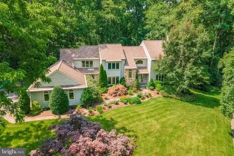 8 Twin Turns Ln, Chadds Ford, PA 19317