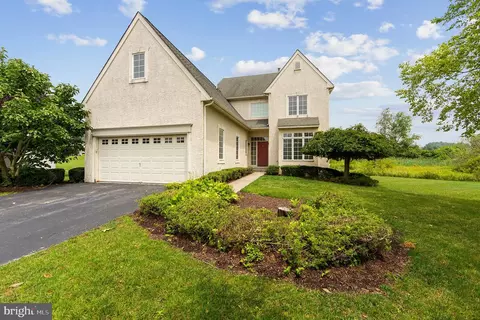 13 Langston Cir, Exton, PA 19341