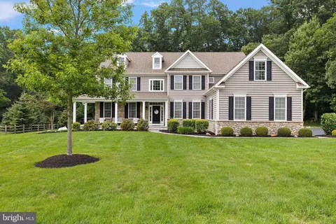 242 Patriot Ln, Downingtown, PA 19335