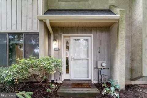 32 Landmark Dr, Malvern, PA 19355