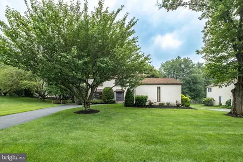31 Lynne Cir, Paoli, PA 19301