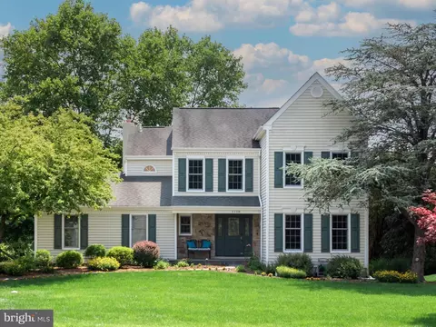 1128 Cotswold Ln, West Chester, PA 19380