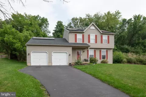 33 Pinckney Dr, Coatesville, PA 19320