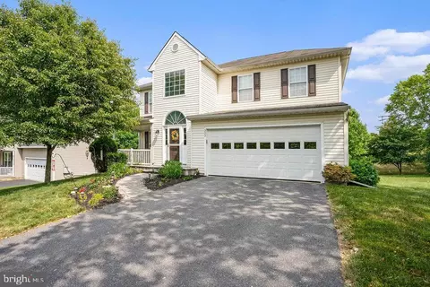 303 Cranston Dr, Coatesville, PA 19320