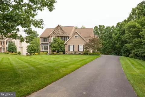82 Margil Farm Dr, Downingtown, PA 19335