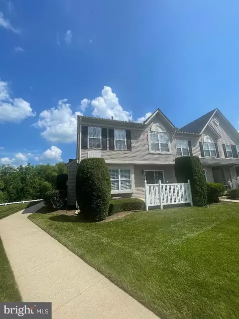 1001 Cherry Wood Ct, Phoenixville, PA 19460