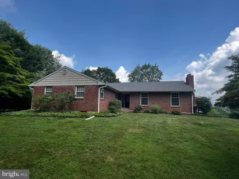 61 Fricks Lock Rd, Pottstown, PA 19465