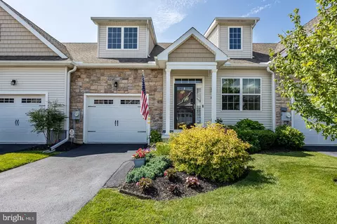 218 Rose View Dr, West Grove, PA 19390