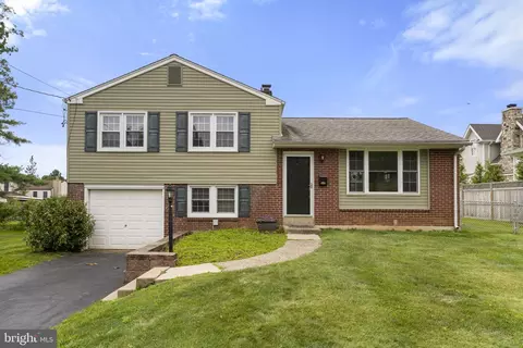 8 Grubb Rd, Malvern, PA 19355