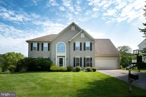 410 Dartmouth Ln, West Grove, PA 19390
