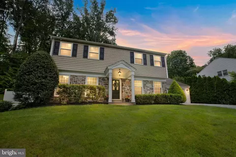 584 Upper Weadley Rd, Wayne, PA 19087 photo 2