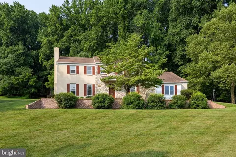 23 Theresa Dr, Malvern, PA 19355